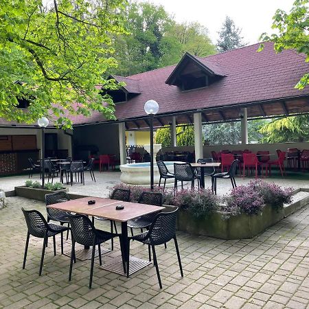 Hotel Gostisce Senica Senovo Exterior foto