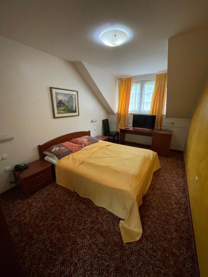 Hotel Gostisce Senica Senovo Exterior foto
